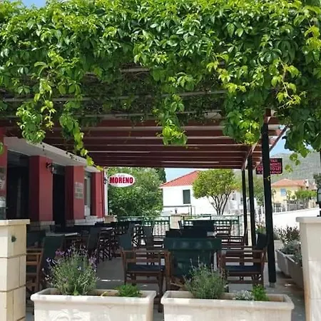 Marina House Appartamento Fársa