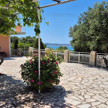 Marina House Apartamento Fársa