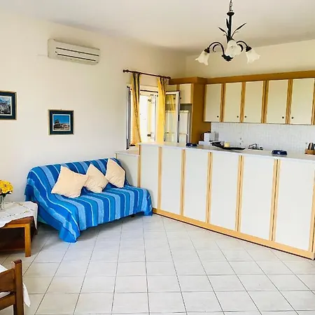 Marina House Fársa