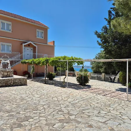 Marina House * Fársa