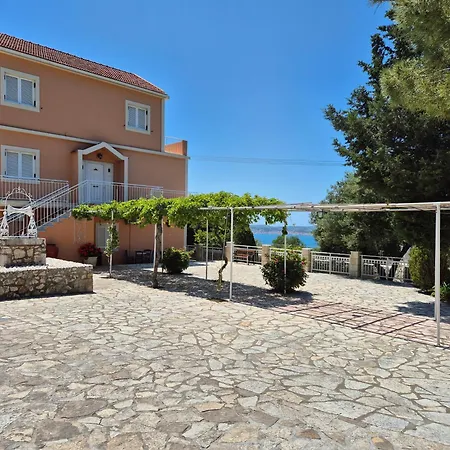 Marina House * Farsa