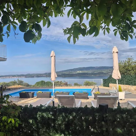 Marina House شقة Fársa