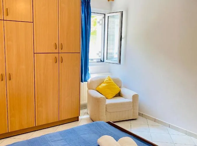 Marina House 아파트 Fársa